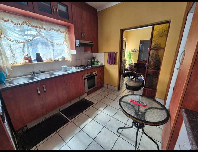 4 BEDROOM HOUSE FOR SALE IN GENL ALBERTS PARK